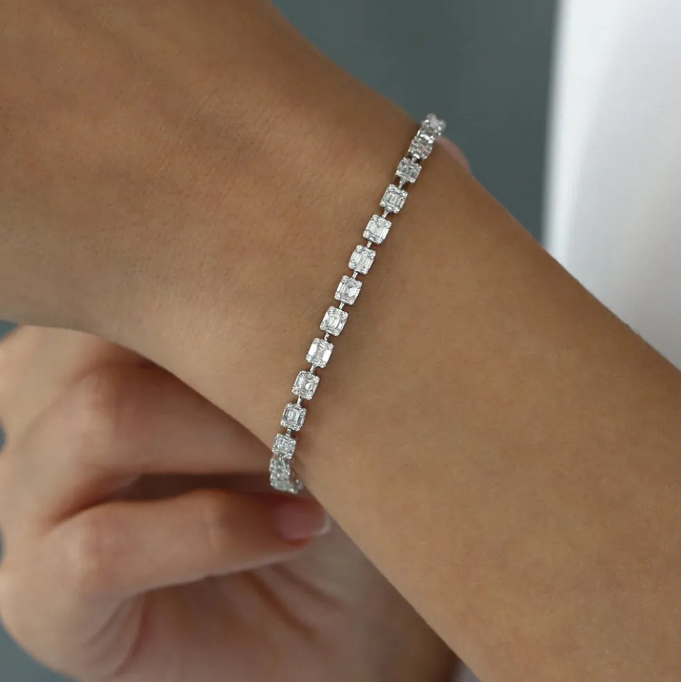 14K Baguette and Round Diamond Illusion Setting Tennis Bracelet
