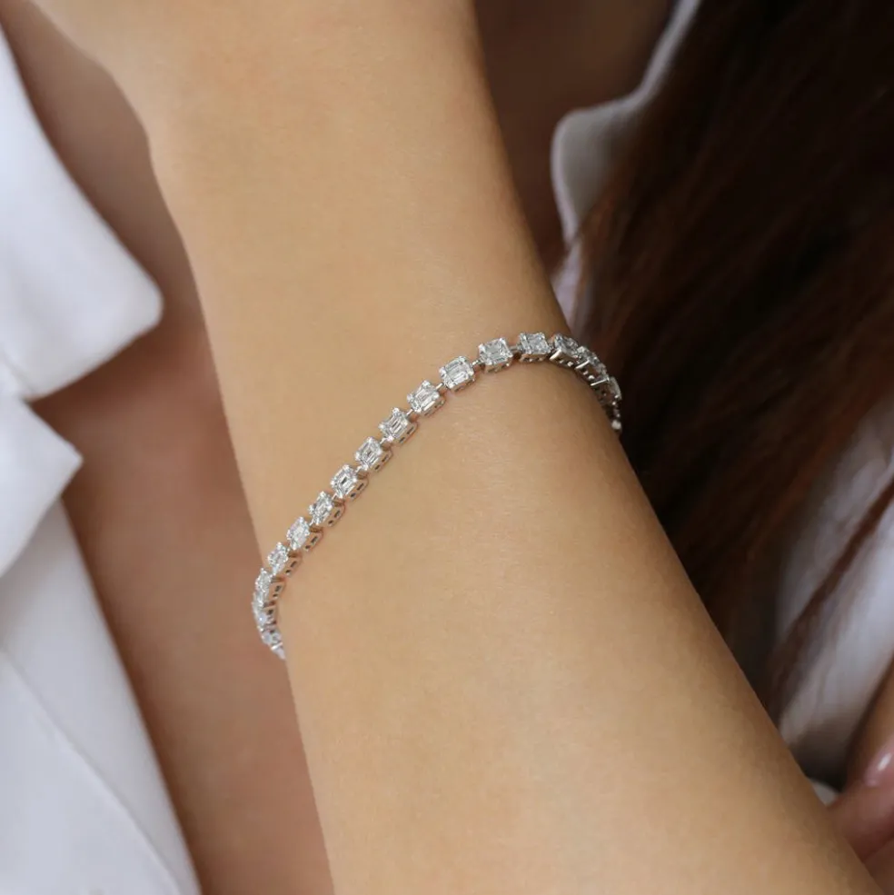 14K Baguette and Round Diamond Illusion Setting Tennis Bracelet