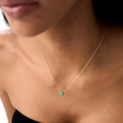 14K Bezel Setting Emerald Flower Diamond Necklace