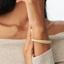 14k Chunky Ribbed Gold Bangle Bracelet
