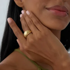 14K Chunky Snake Skin Texture Ring