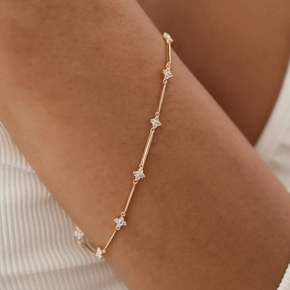 14k Clover Setting Diamond Infinity Bracelet