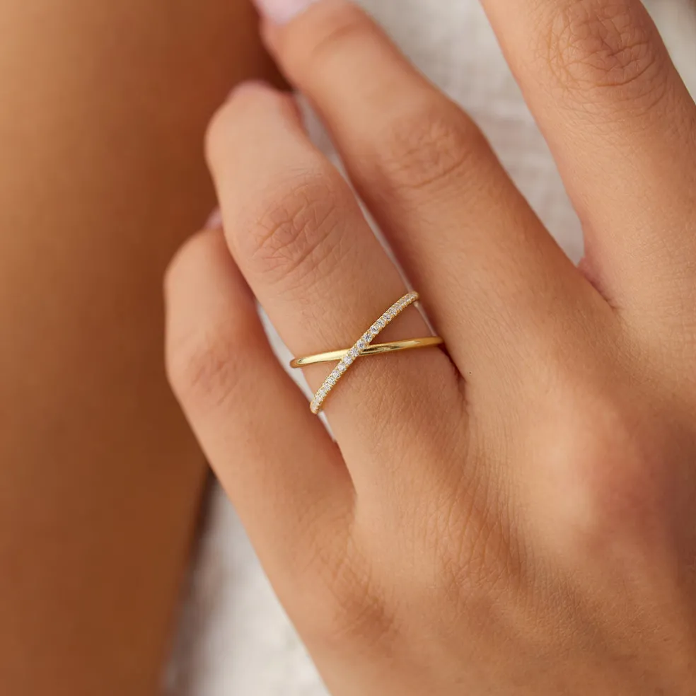 14k Criss Cross Single Side Diamond Ring