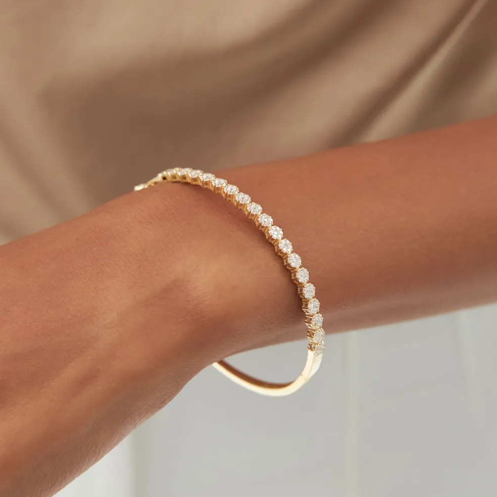 14k 1.15ctw Luxurious Cluster Diamond Bangle