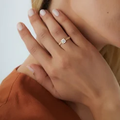 14k Curb Link Illusion Setting Baguette Diamond Ring