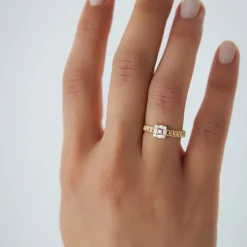 14k Curb Link Illusion Setting Baguette Diamond Ring
