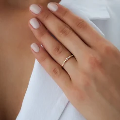14k Dainty Graduating Diamond Wedding Ring