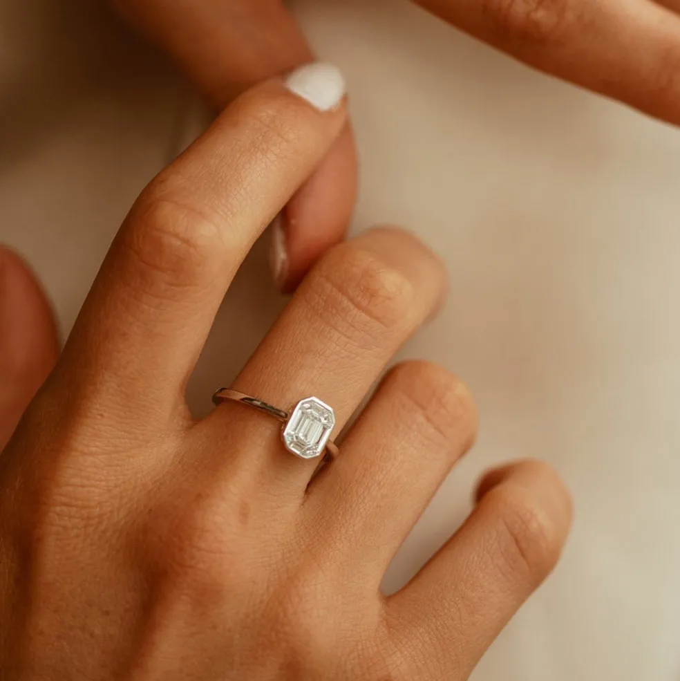 14k Emerald Cut Illusion Mosaic Solitaire Engagement Ring
