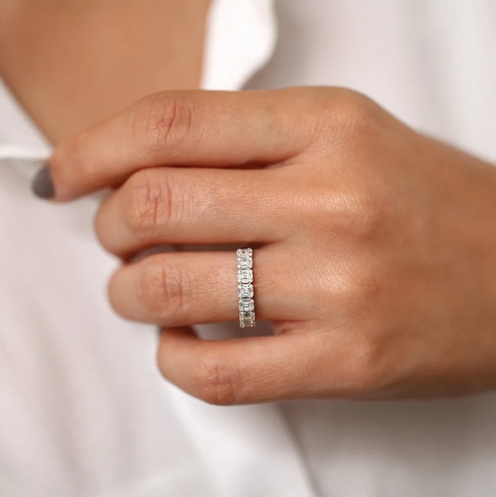 14K Emerald Illusion Diamond Wedding Band