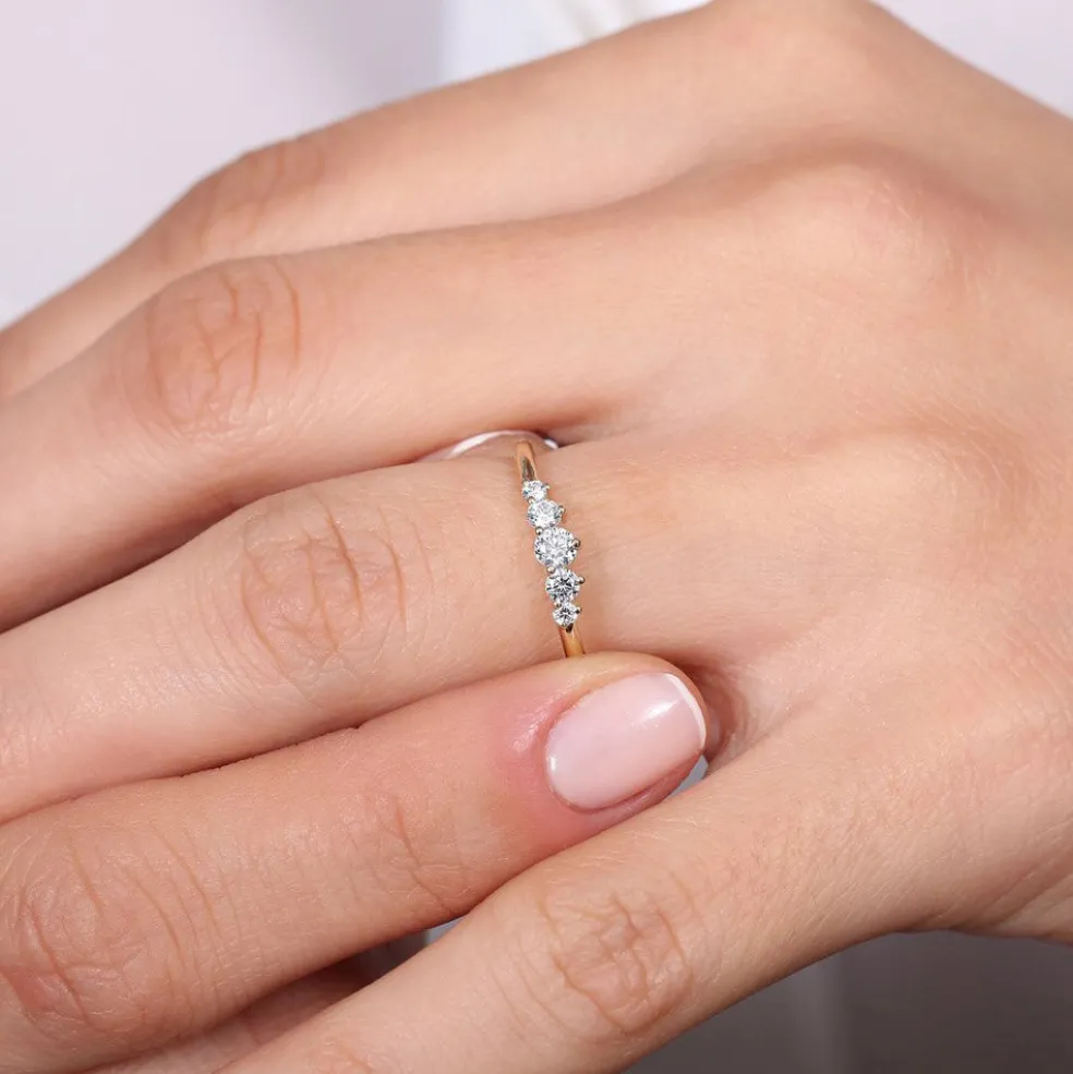 14K Gold 5 Stone Graduating Diamond Wedding Ring