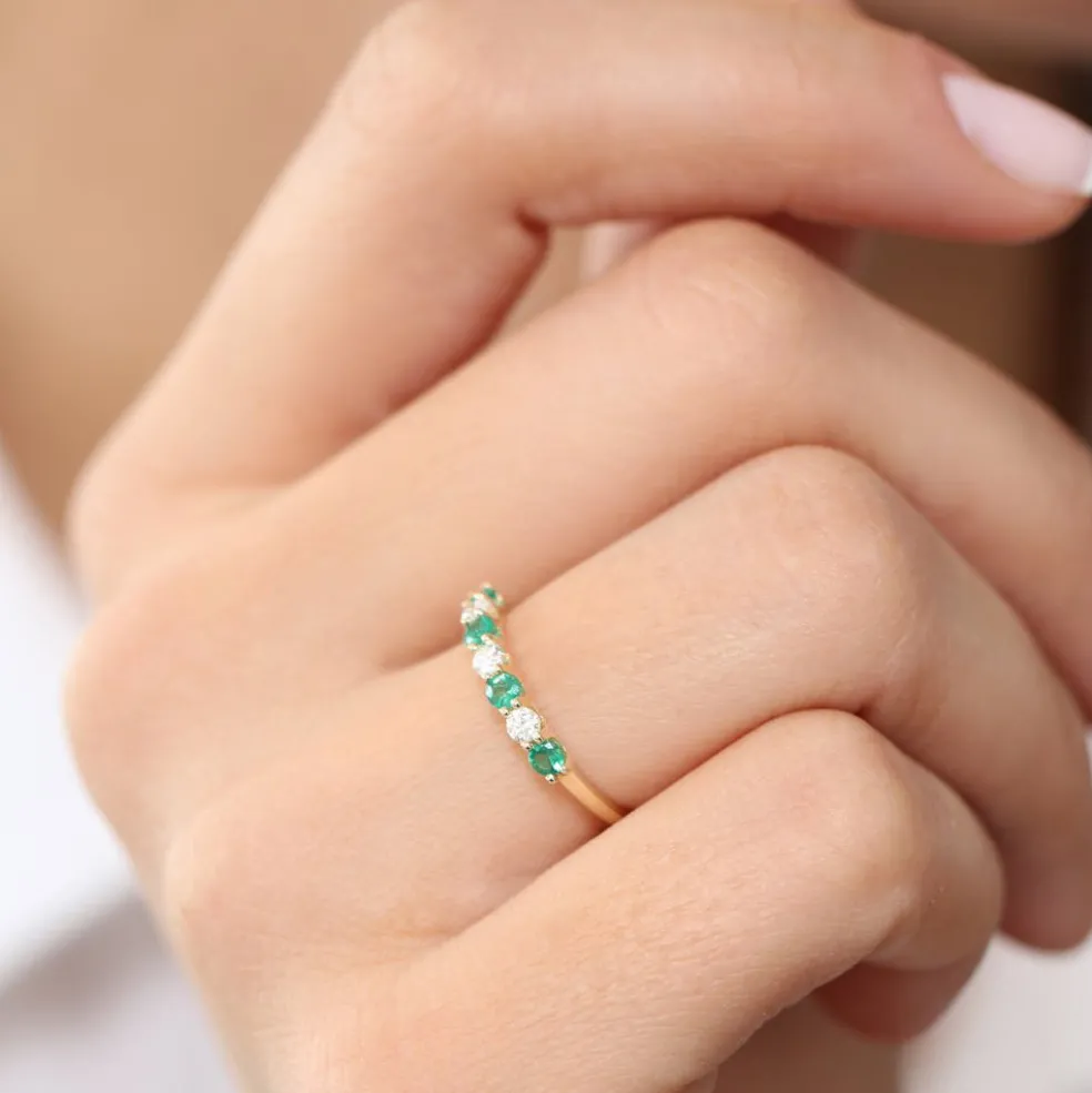 14K Gold Alternating Emerald and Diamond Wedding Band