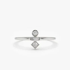 14K Gold Baguette and Round Cut Diamond Ring