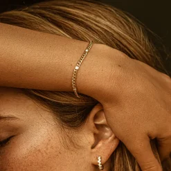 14k Gold Cuban Link Bracelet w/ Bezel Setting Diamond