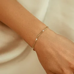 14k Gold Cuban Link Bracelet w/ Bezel Setting Diamond