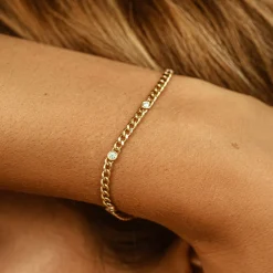 14k Gold Cuban Link Bracelet w/ Bezel Setting Diamond