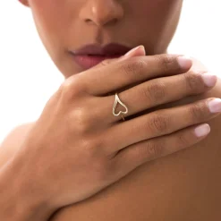 14k Gold Minimalist Heart Outline Band