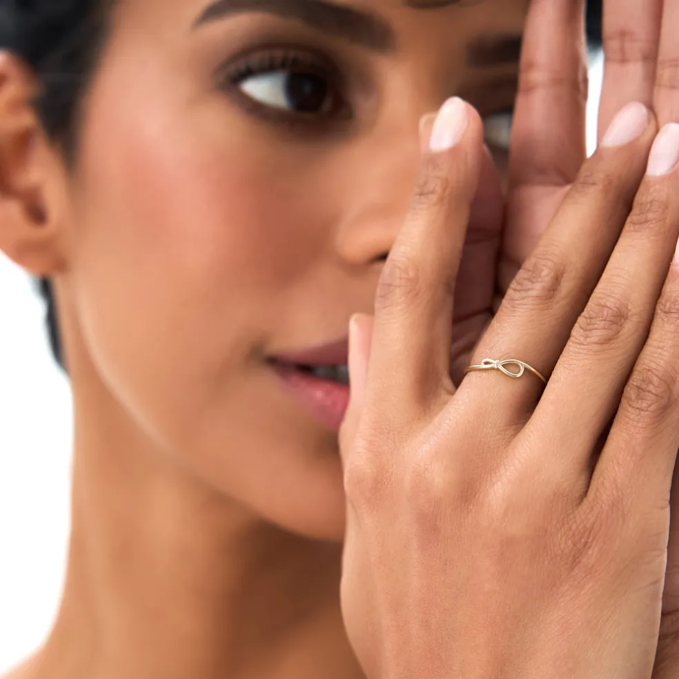14k Gold Minimalist Knot Band