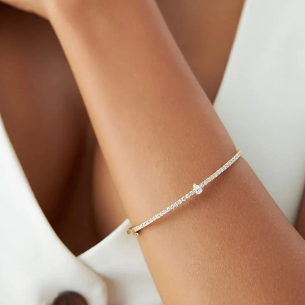 14k Gold Pear Shaped and Round Diamond Bangle