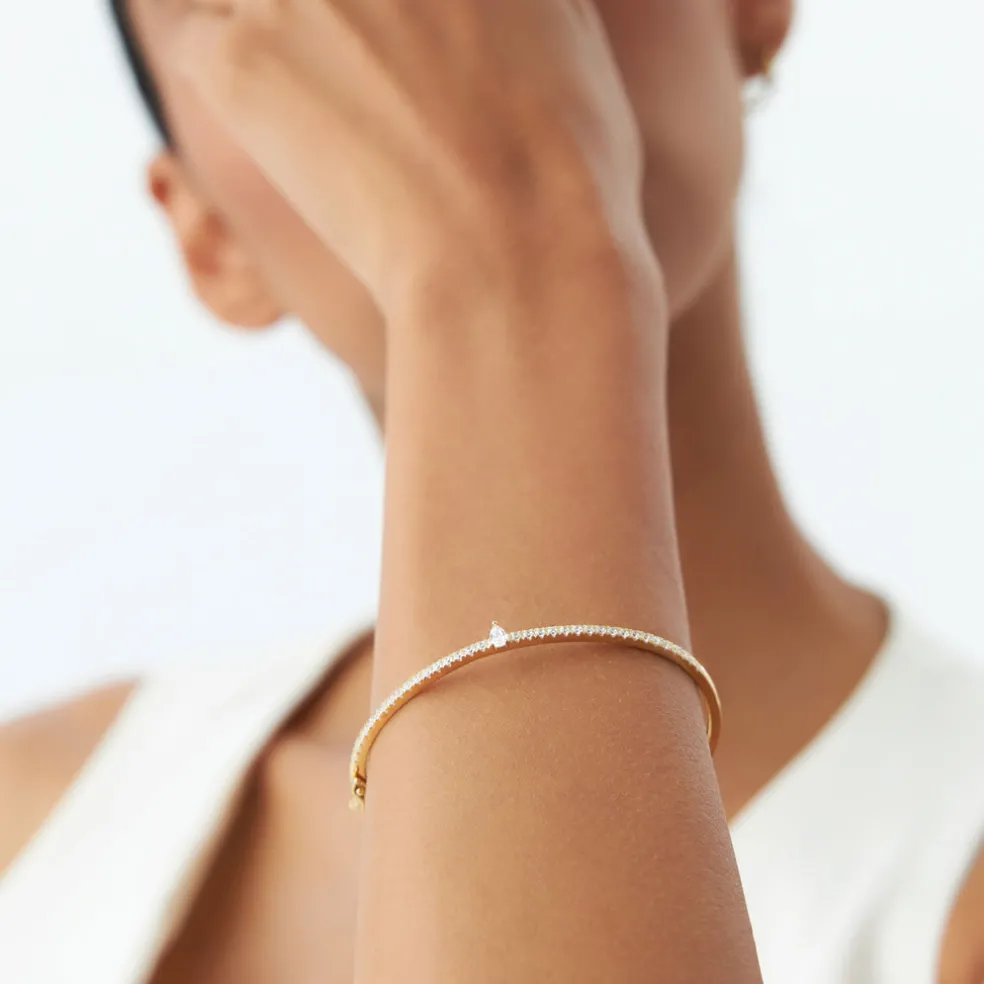 14k Gold Pear Shaped and Round Diamond Bangle