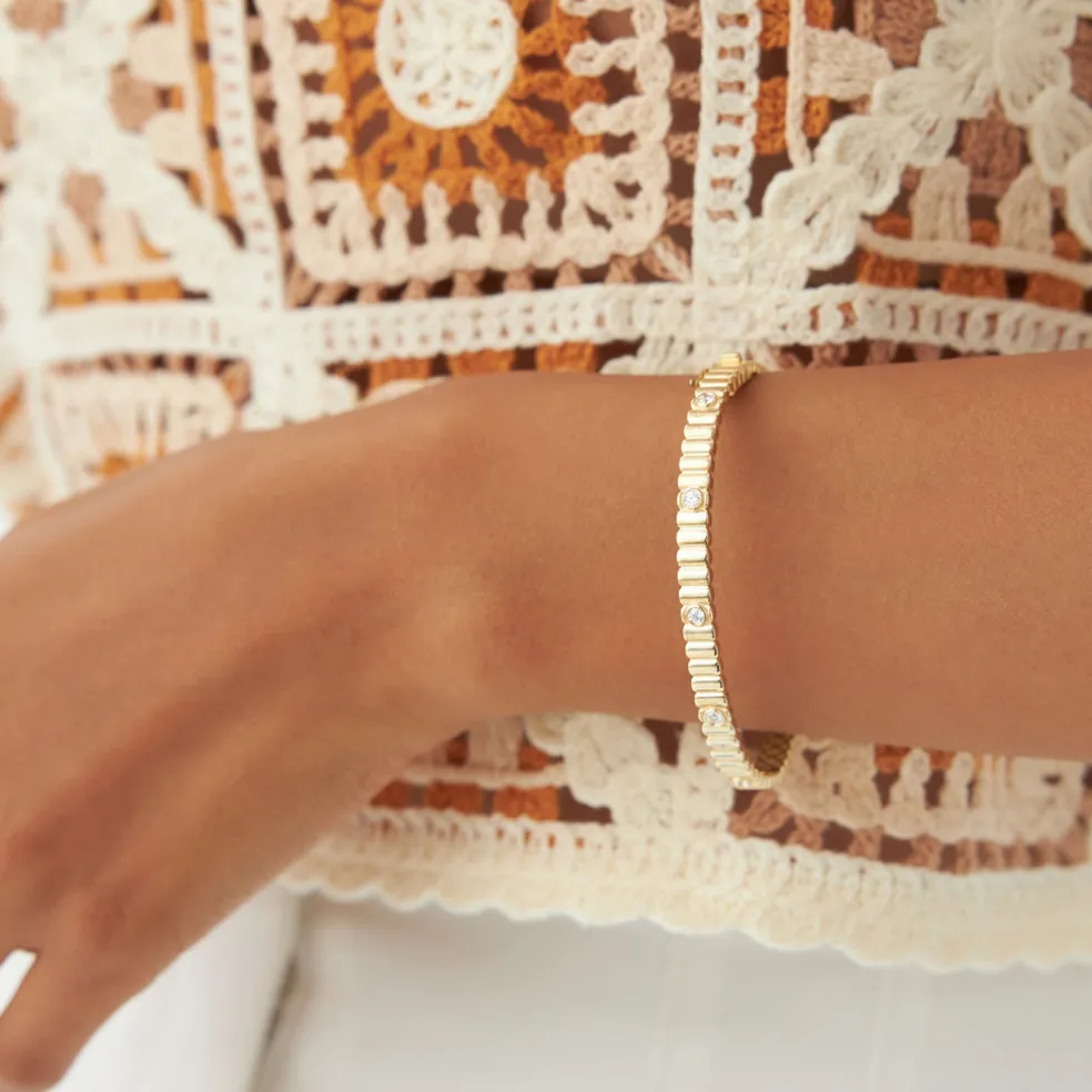 14k Gold Ribbed Diamond Bangle Bracelet