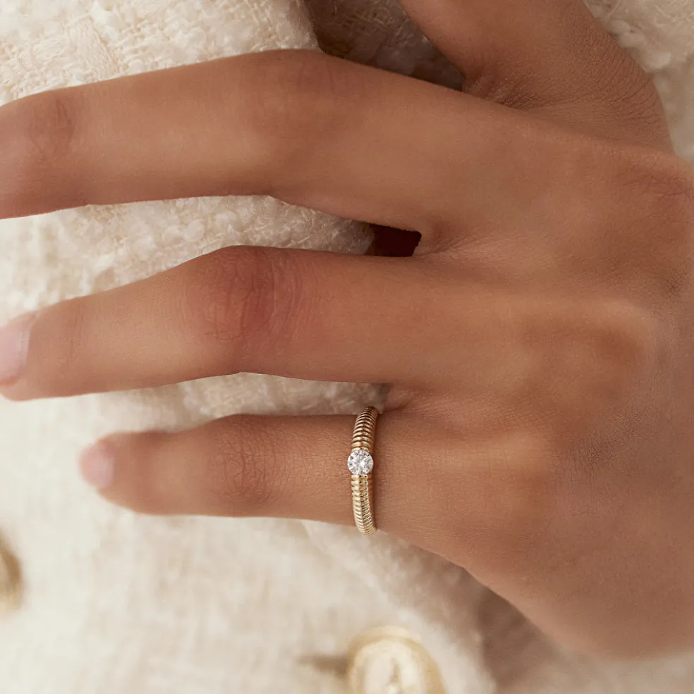 14k Gold Ribbed Gold Solitaire Diamond Ring