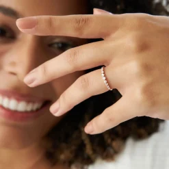14k Gold Shared Prong Graduating Diamond Wedding Ring