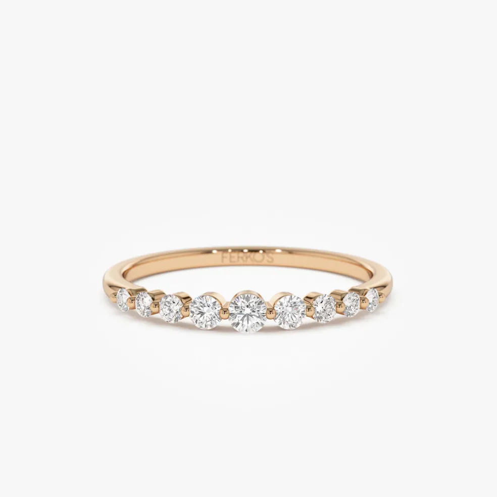 14k Gold Shared Prong Graduating Diamond Wedding Ring