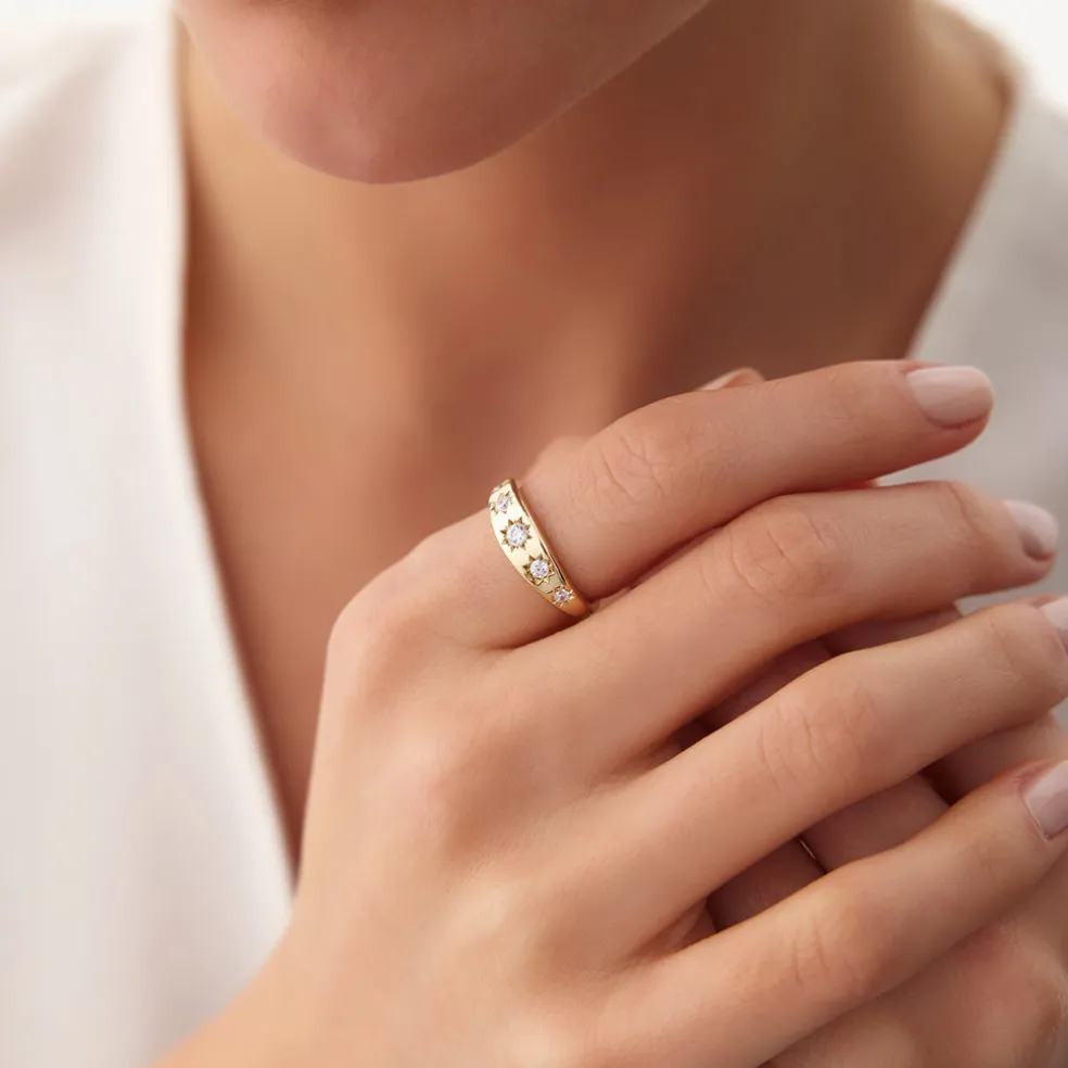 14k Gold Star Setting Graduating Diamond Statement Ring