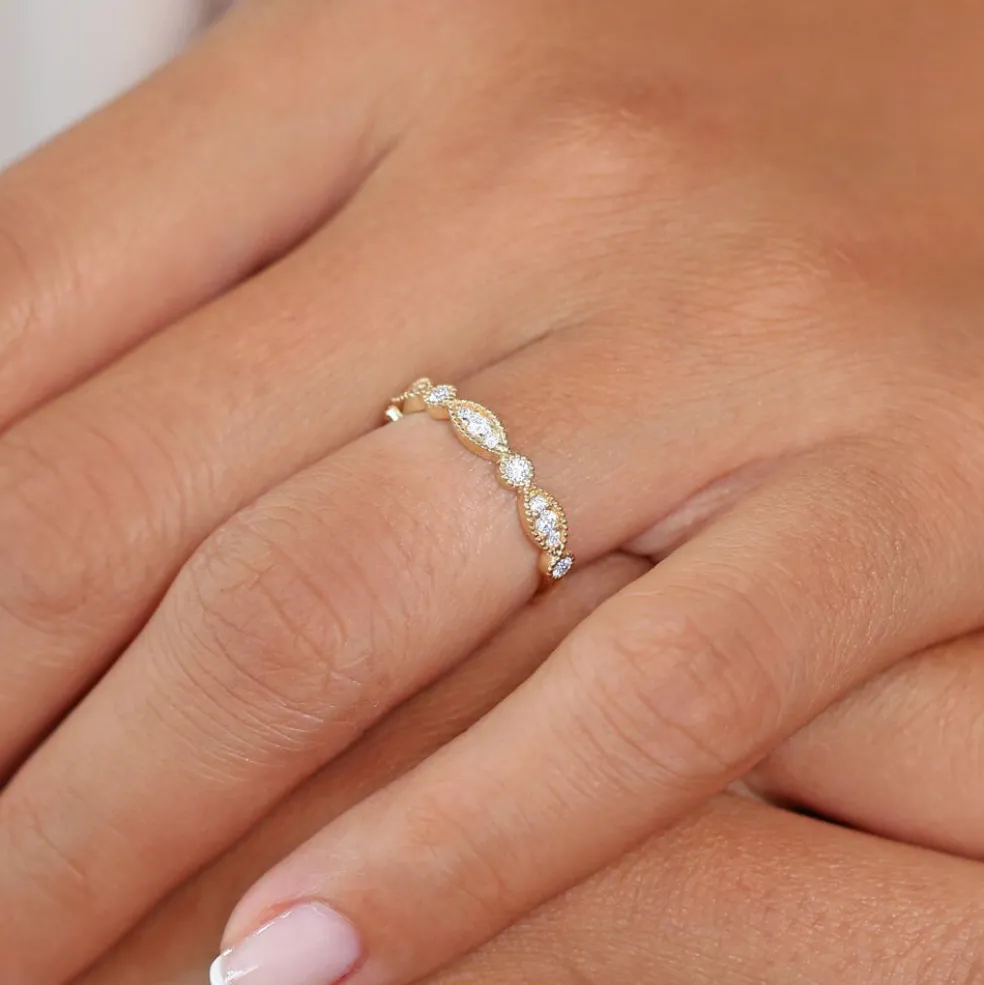 14K Gold Vintage Style Diamond Wedding Ring