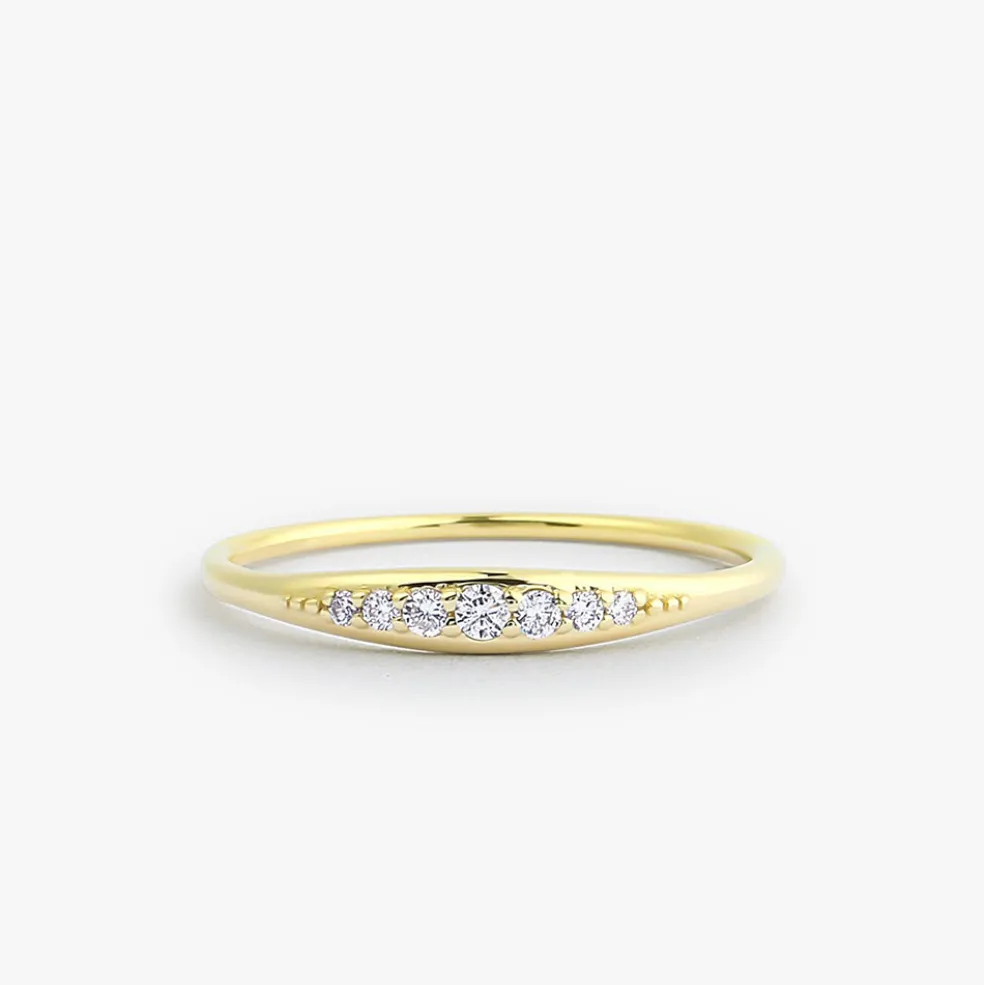 14k Graduating Diamond Wedding Band