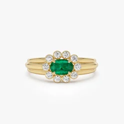 14k Oval Shaped Emerald with Bezel Hale Setting Ring