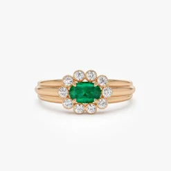 14k Oval Shaped Emerald with Bezel Hale Setting Ring