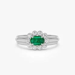14k Oval Shaped Emerald with Bezel Hale Setting Ring