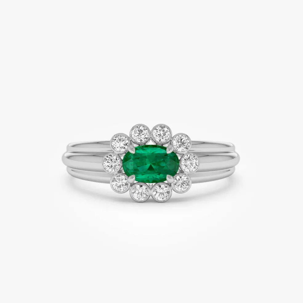 14k Oval Shaped Emerald with Bezel Hale Setting Ring
