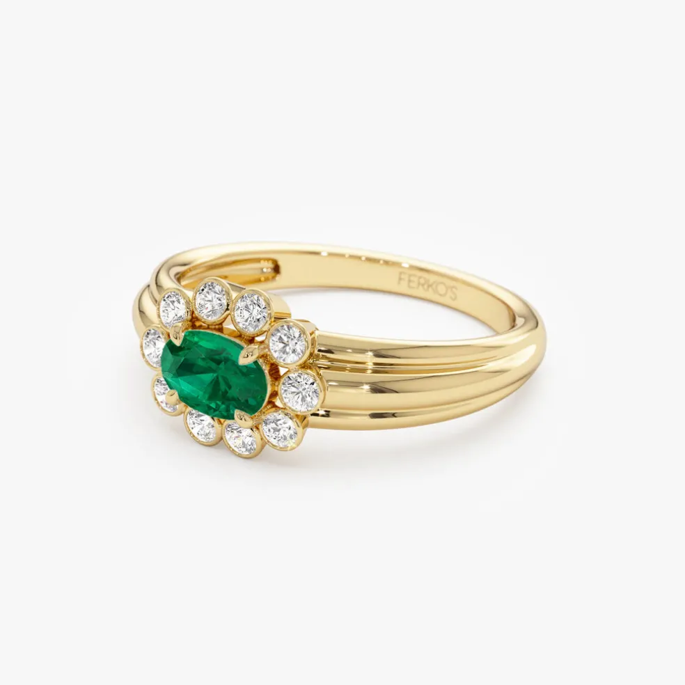 14k Oval Shaped Emerald with Bezel Hale Setting Ring
