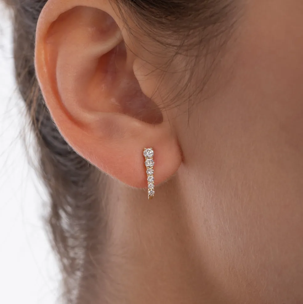 14k Round Diamond Prong Setting Graduating Stud Earrings