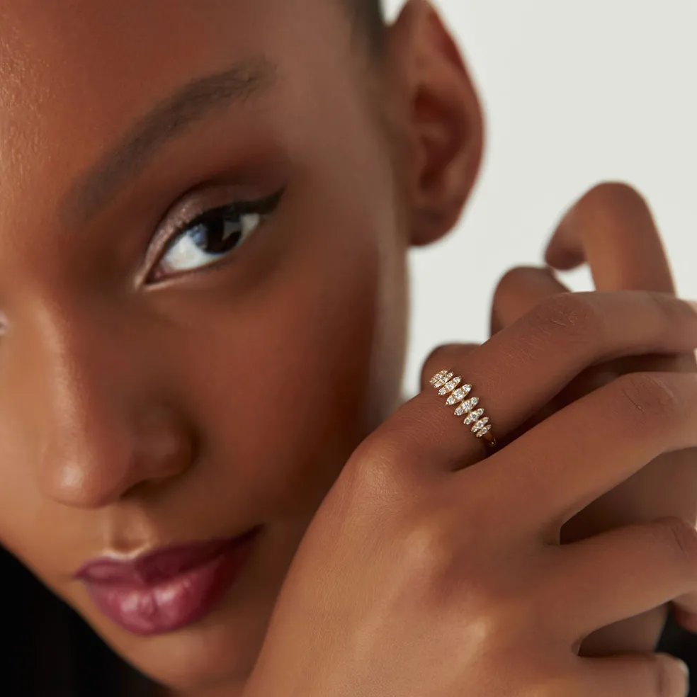 14k Unique Design Glamorous Diamond Ring
