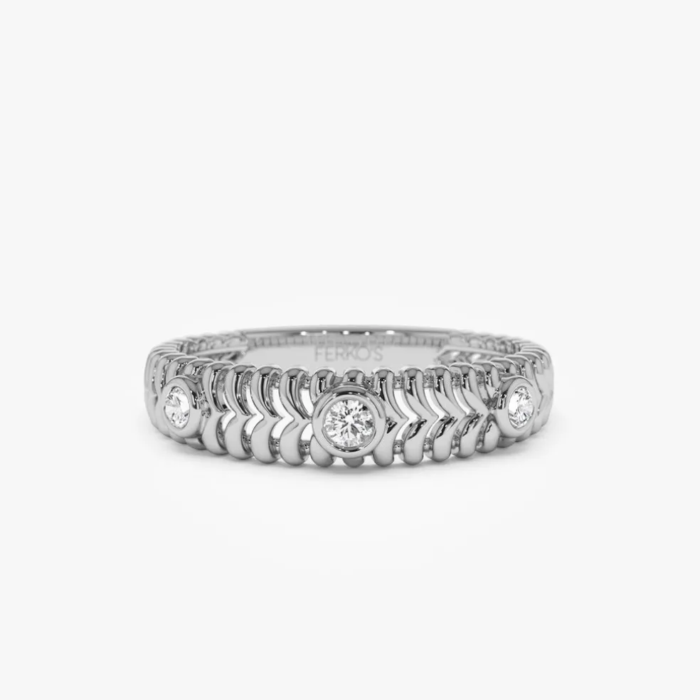 14k Unique Ribbed Three Stone Diamond Ring