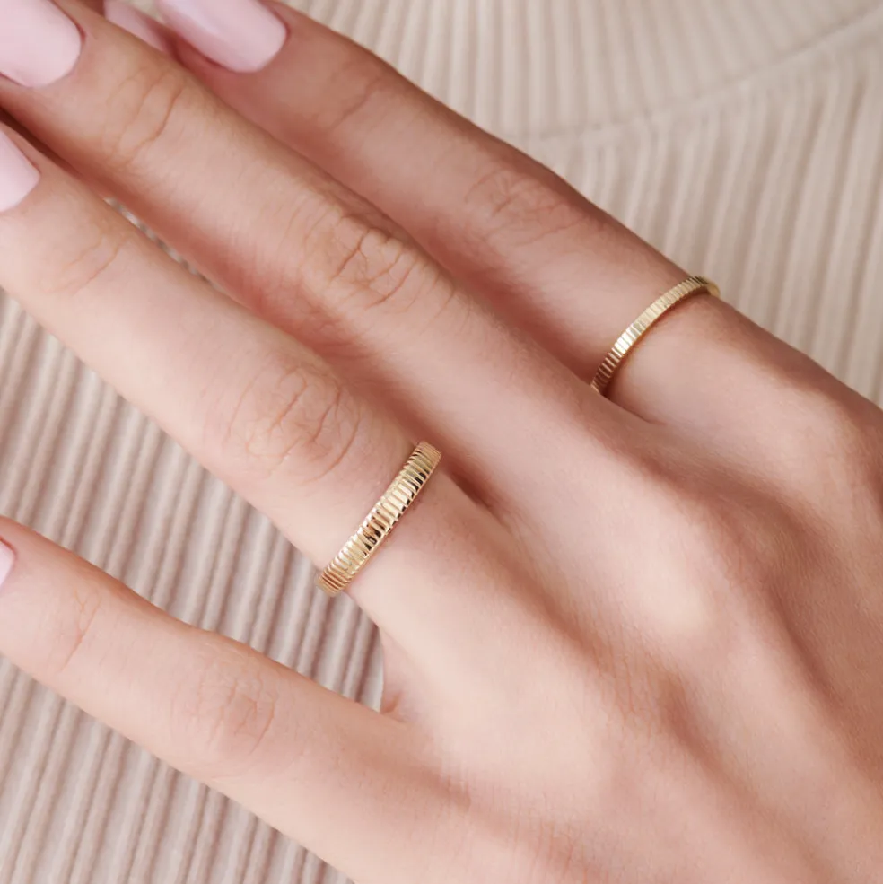 3MM Ribbed Ring in 14k Gold